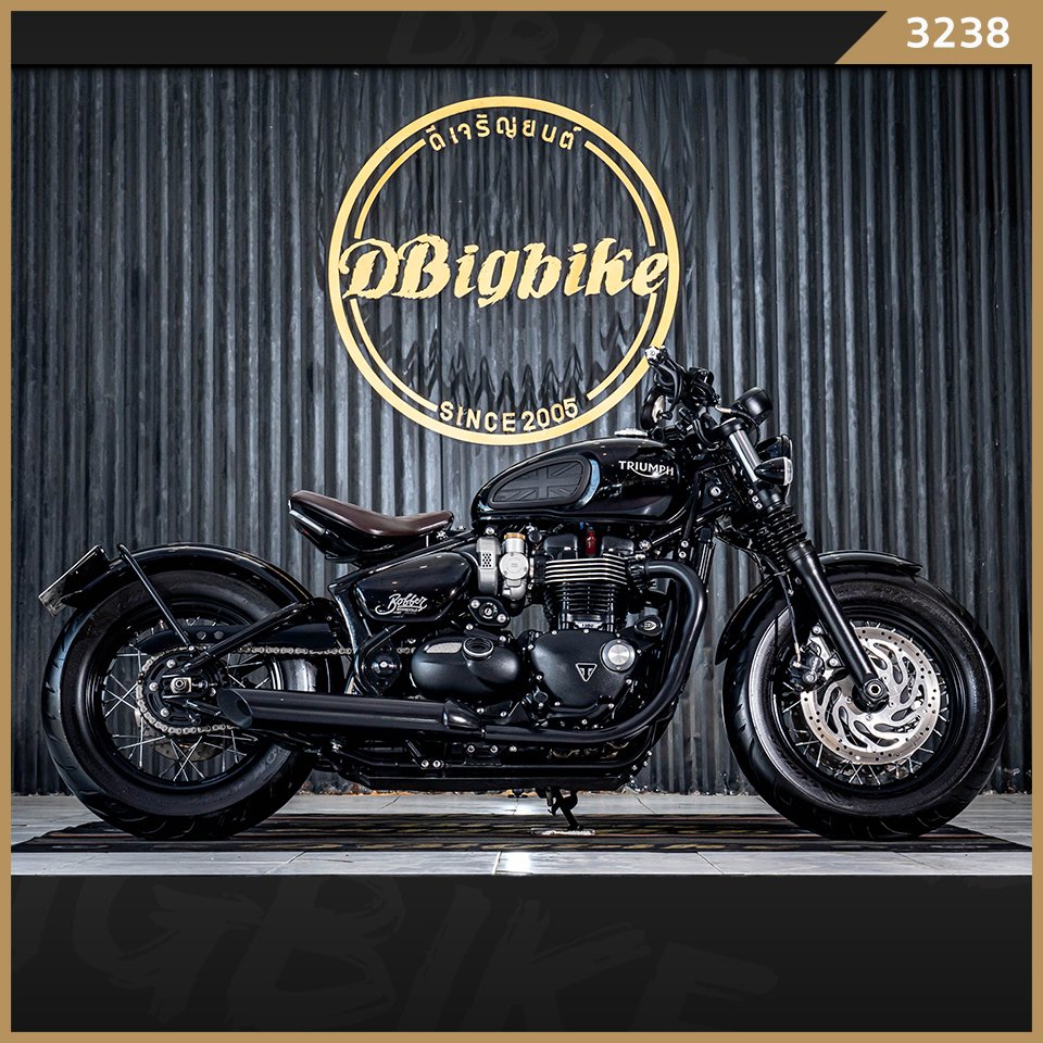 Triumph Bonneville Bobber Black Dbigbike