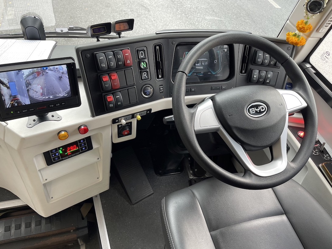 BYD_B70