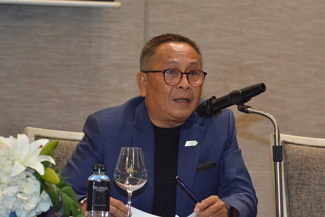 นายวชิระ เรืองมาลัย