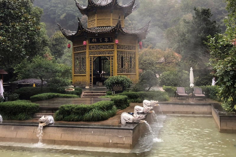 น้ำพุร้อนธรรมชาติบนภูเขาหวงซาน