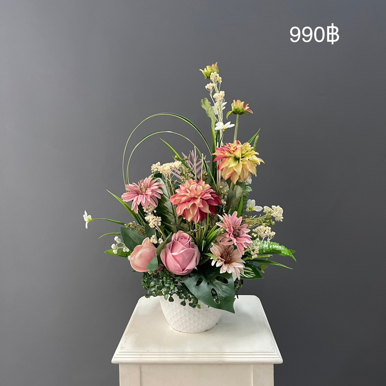 แจกันดอกไม้ประดิษฐ์