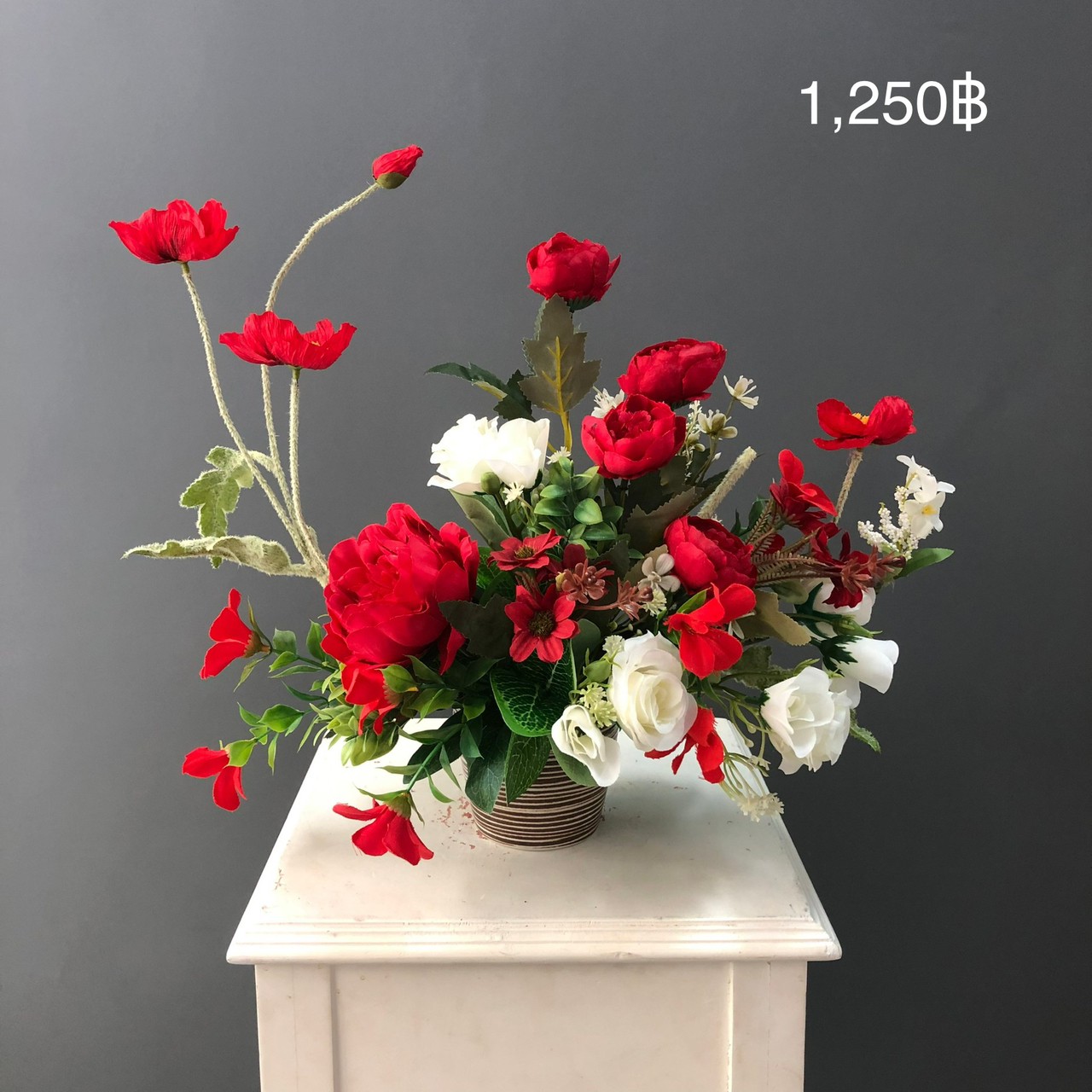 แจกันดอกไม้ประดิษฐ์