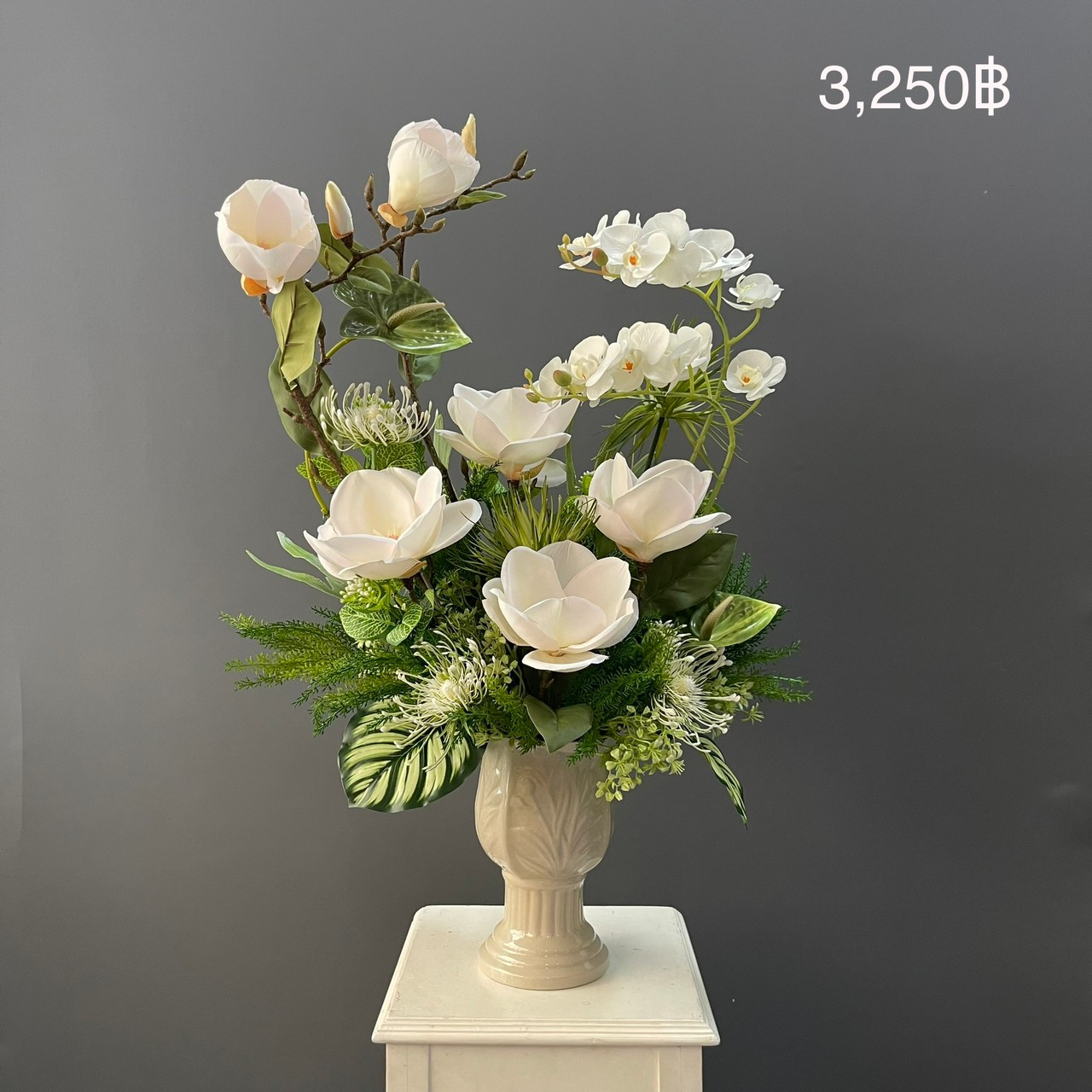 แจกันดอกไม้ประดิษฐ์