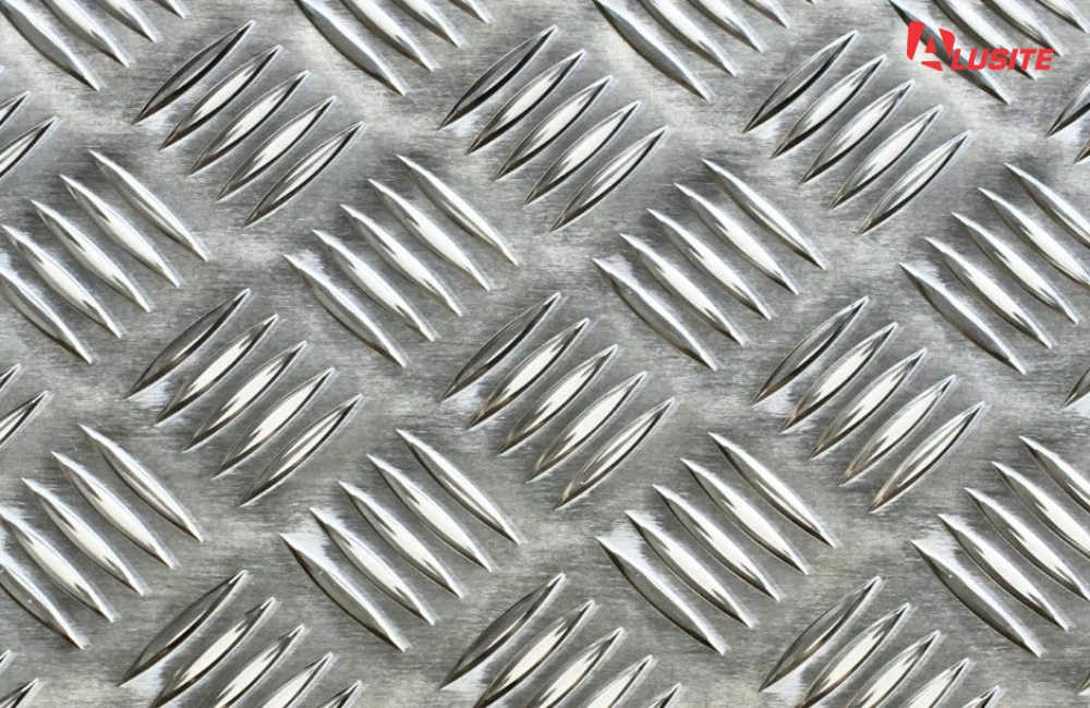 แผ่นอลูมิเนียม (Aluminum Sheet) ลายตีนเป็ด