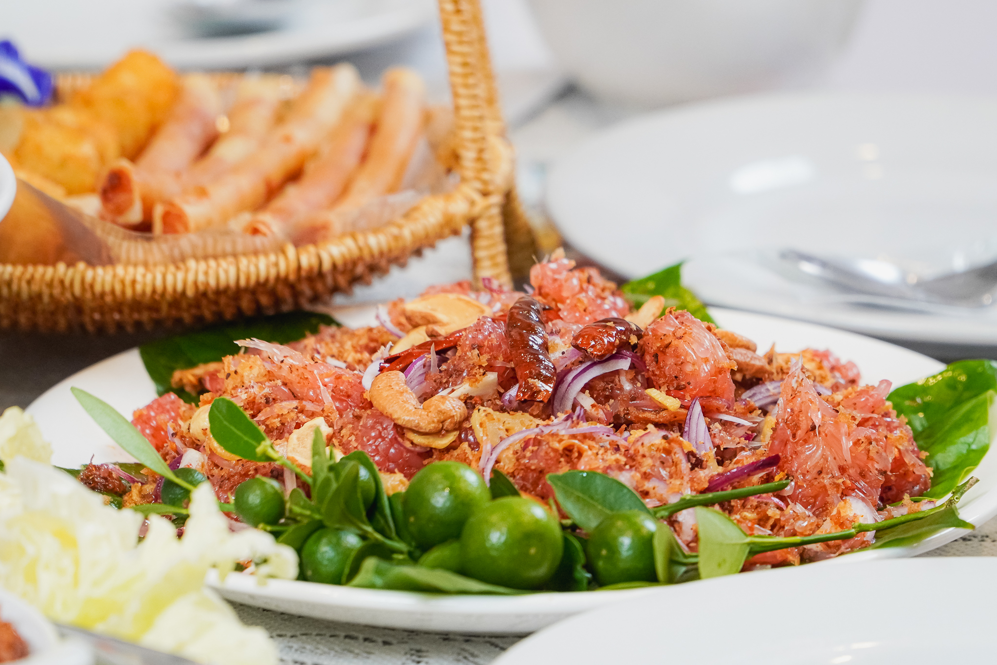 โต๊ะไทย  ยำส้มโอ