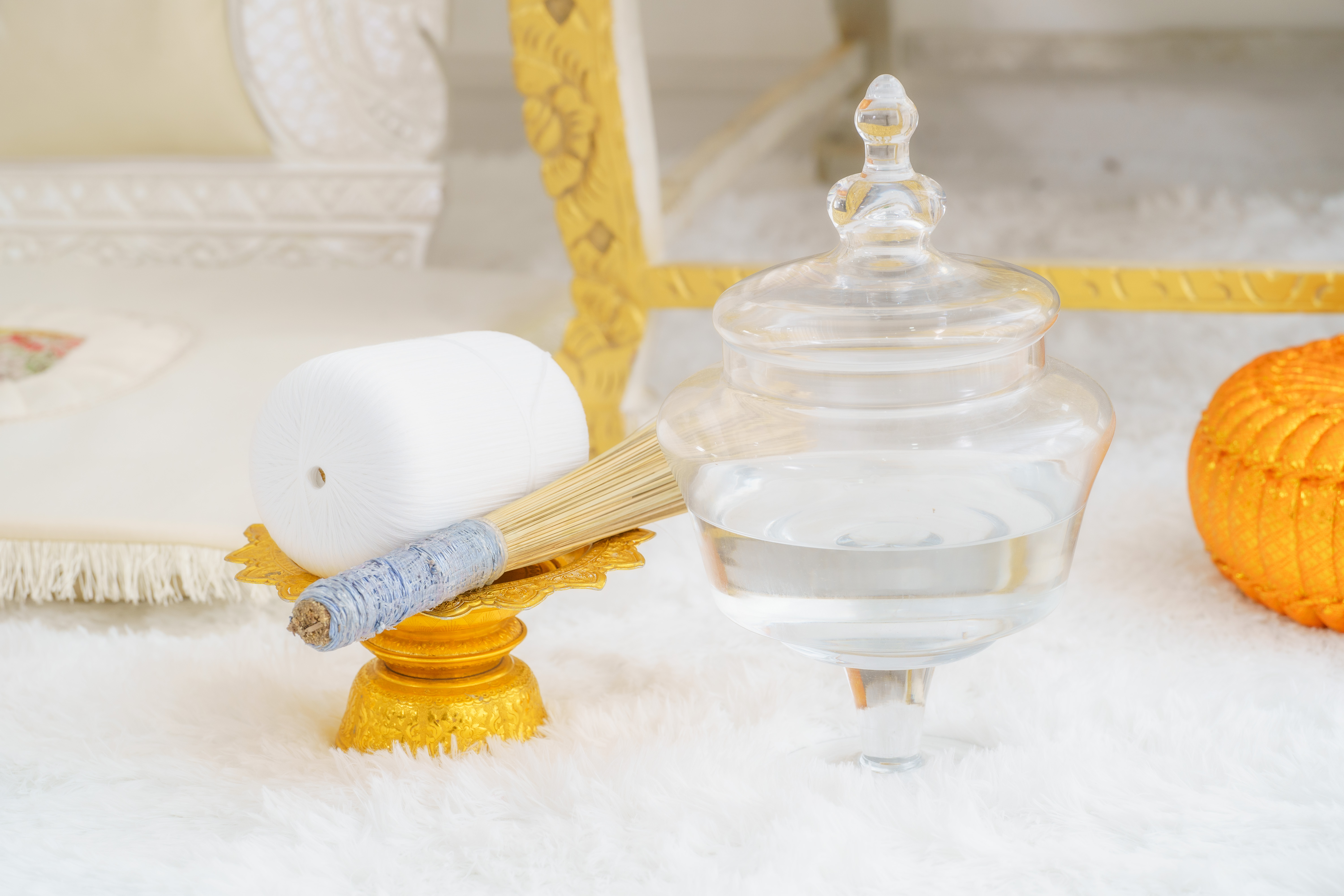 จัดพิธีสงฆ์