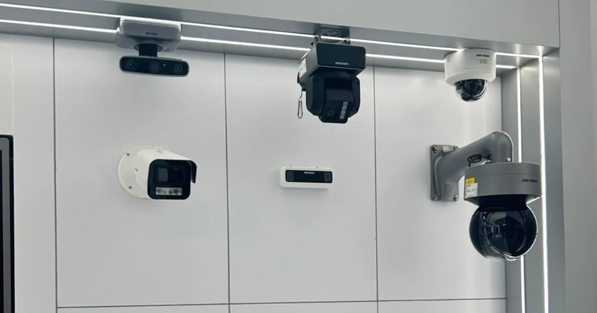 บริษัท เจเจแซท เทคโนโลยี จำกัด เข้าเยี่ยมชมโชว์รูม Hikvision ณ อาคาร S-OASIS เขตจตุจัตร กรุงเทพมหานคร – ภาพบรรยากาศ 3