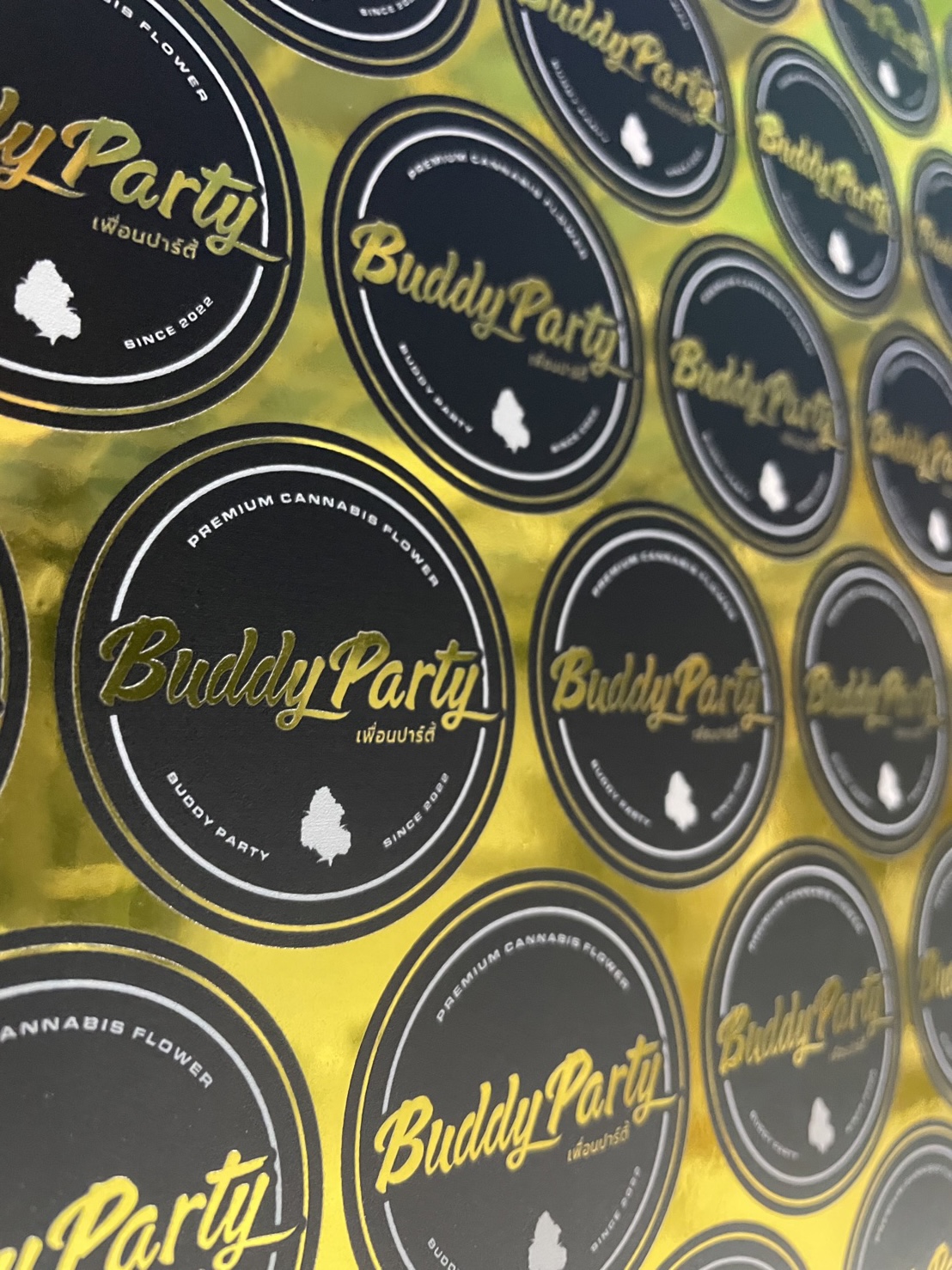 สติ๊กเกอร์PVC พิมพ์UV ฟอยล์เงิน-ทอง