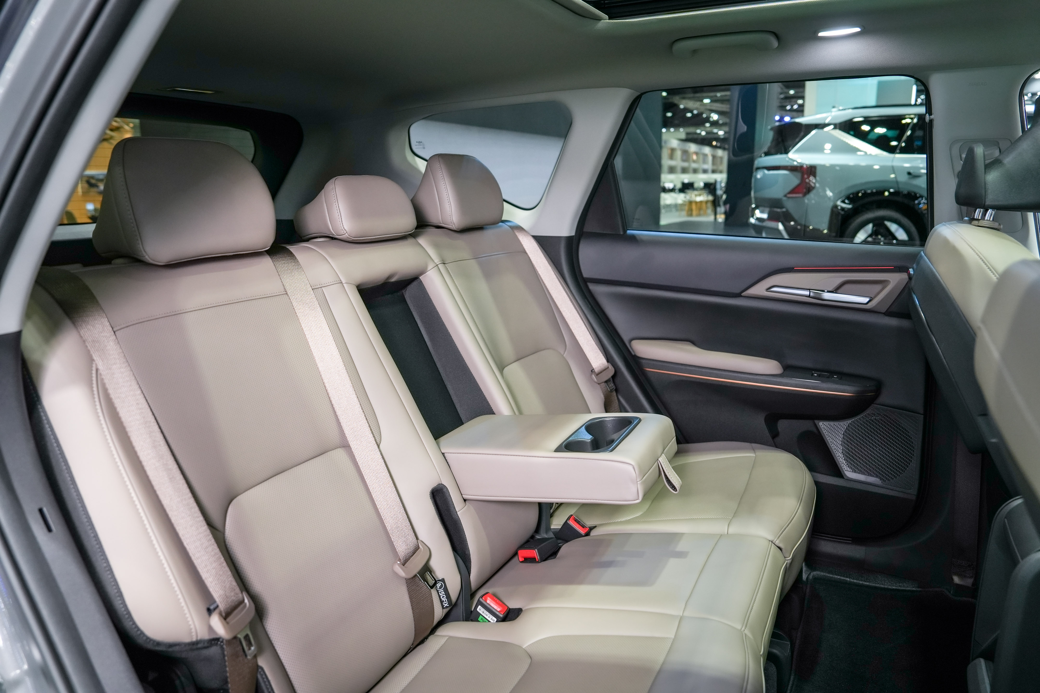 https://image.makewebcdn.com/makeweb/0/PcJb6GejI/DefaultData/Kia_EV5_Interior__14_.jpg?v=202311151122