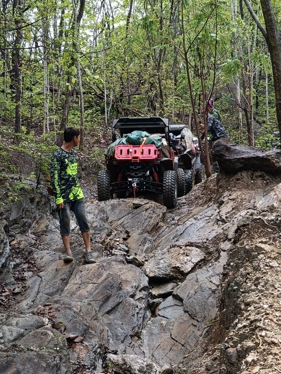 ออกทริปเอทีวี ท่องเที่ยวป่า รถUTV CFMOTO Z950sport  