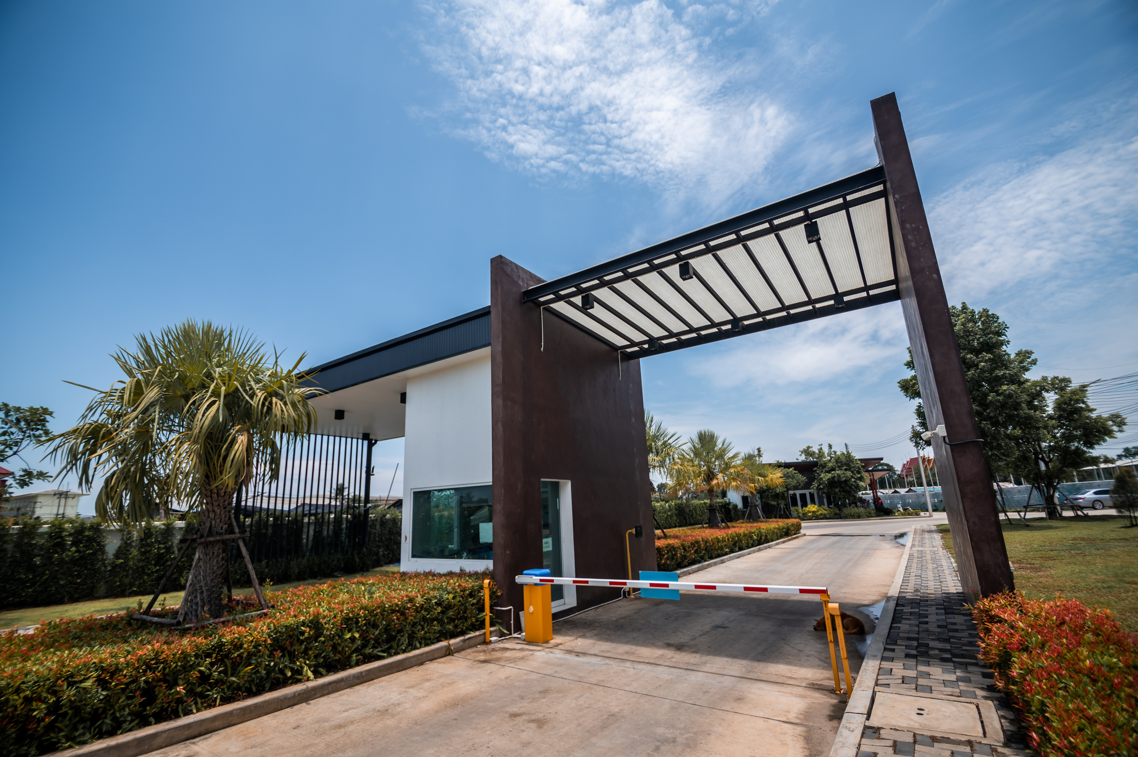 ระบบ คีย์ การ์ด เข้า ออก  อุไรสิริ ไลท์ ดอนทอง x ประชาสุข 