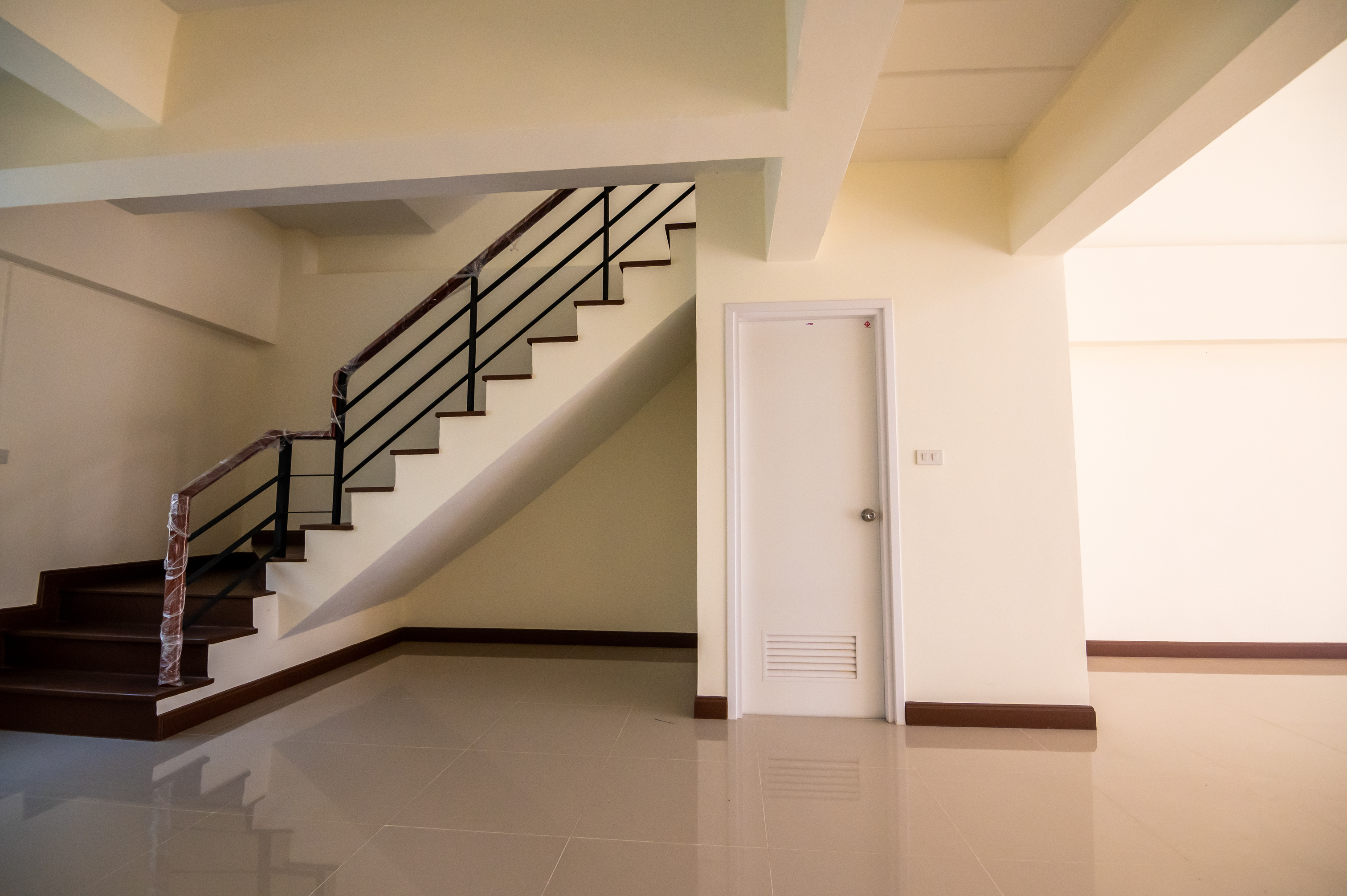 ห้องโถง อาคารพาณิยช์   2 ชั้นครึ้ง  2 นอน 2 น้ำ สุวินวงศ์-ต้นตาล  อาพาณิชย์ฉะเชิงเทรา