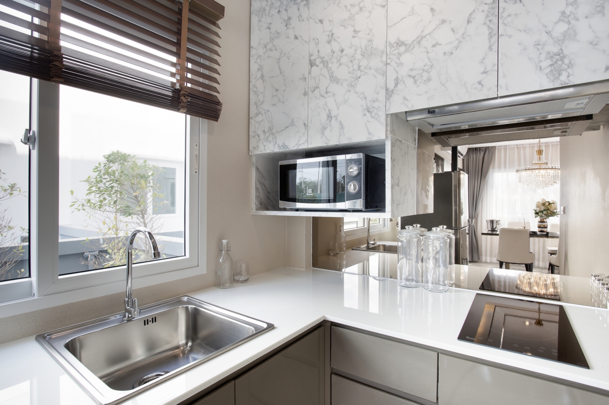 โซนครัว บ้านตัวอย่าง บ้านทาวน์โฮมทาวน์โฮม 2 ชั้น 3 ห้องนอน 3 ห้องน้ำ 2 ที่จอดรถ หมู่บ้านจัดสรรฉะเชิงเทรา อุไรสิริ ไลท์ ดอนทอง x ประชาสุข  