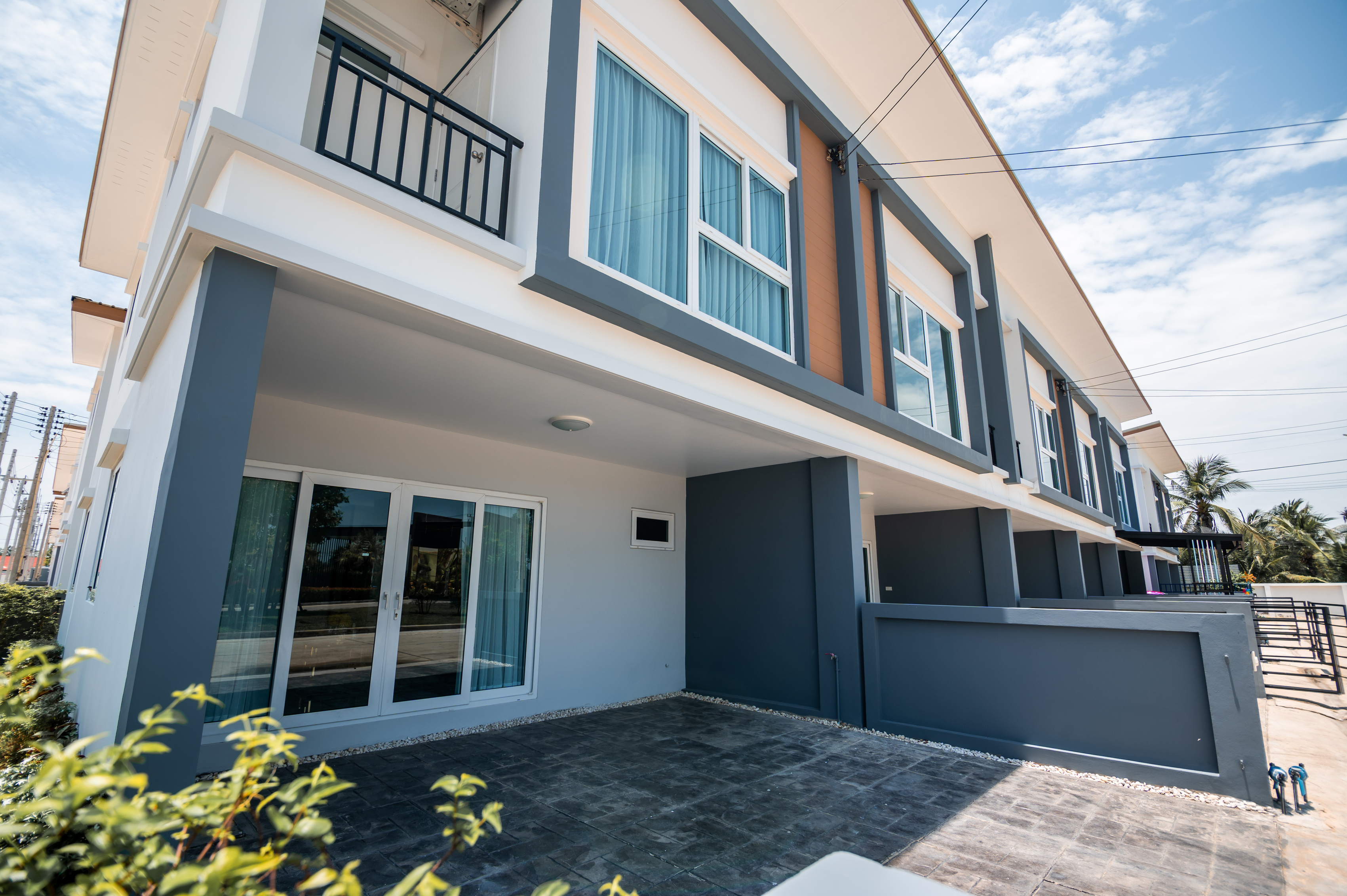 บ้านตัวอย่าง บ้านทาวน์โฮมทาวน์โฮม 2 ชั้น 3 ห้องนอน 3 ห้องน้ำ 2 ที่จอดรถ หมู่บ้านจัดสรรฉะเชิงเทรา อุไรสิริ ไลท์ ดอนทอง x ประชาสุข  