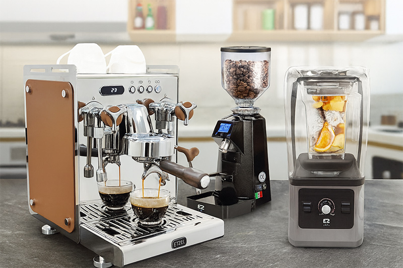 เครื่องชงกาแฟเอสเพรสโซ่ เครื่องบดเมล็ดกาแฟ และเครื่องปั่นผลไม้แบรนด์ ETZEL
