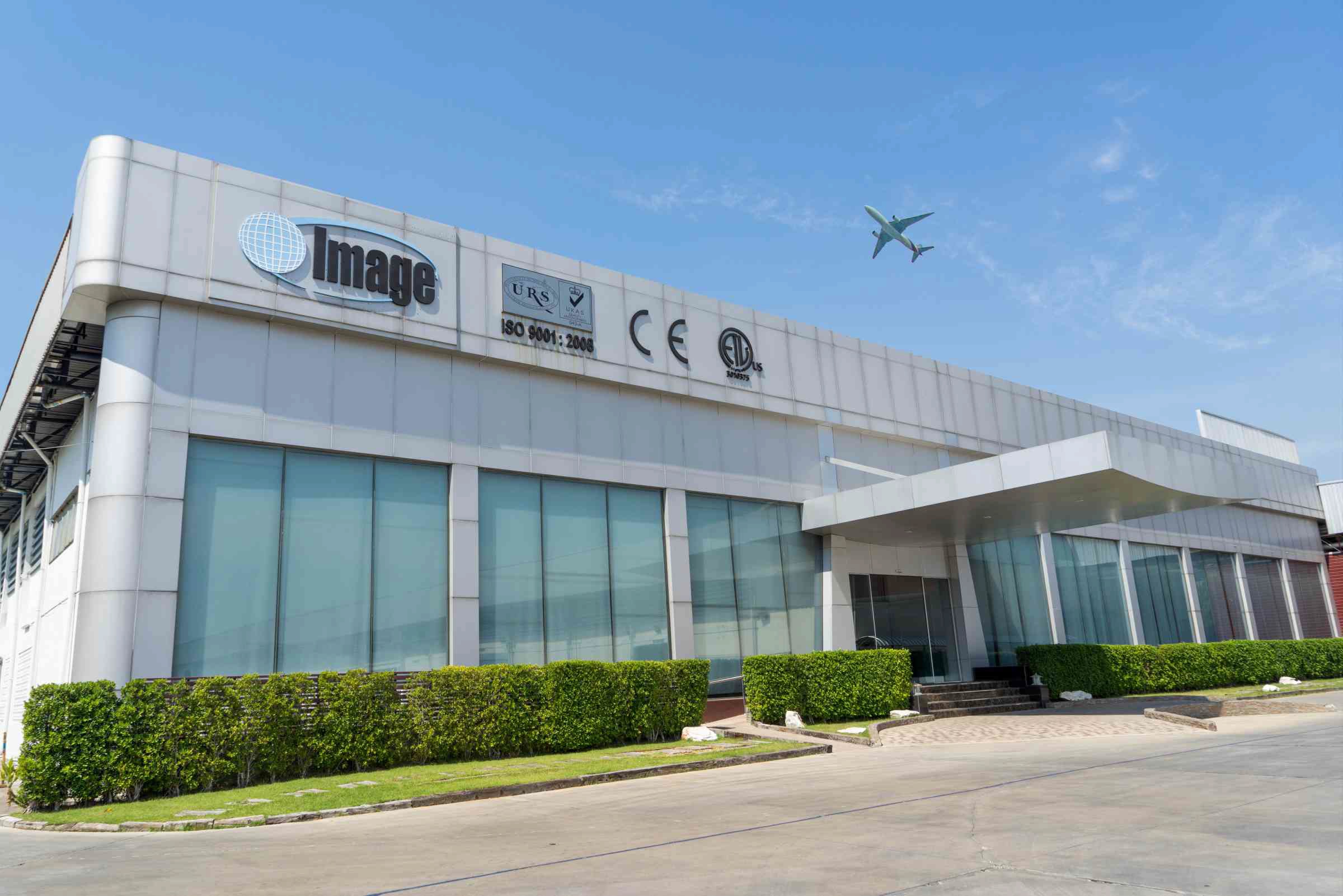 เครื่องซักผ้าหยอดเหรียญ แบรนด์ไทย Image Smart Laundry ร้านสะดวกซัก 