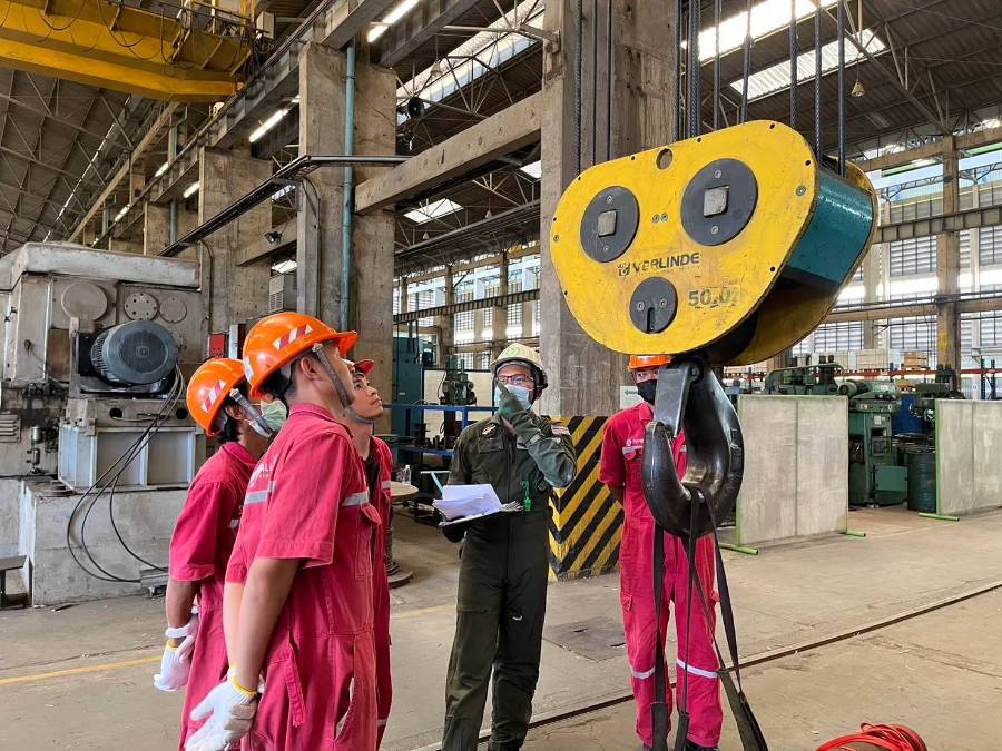 อบรมปั้นจั่นและรถยก