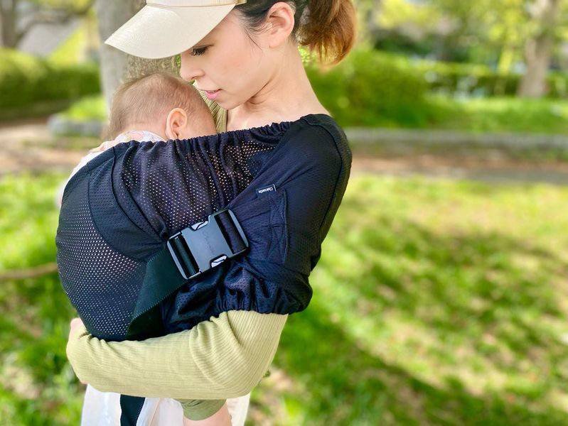 CHERINETTE ผ้าอุ้มเด็กอ่อน Cool mesh รุ่น Pocket sling (8)
