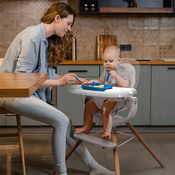 MARCUS & MARCUS เก้าอี้ทานข้าวเด็ก 360° Multi-Stage Chair