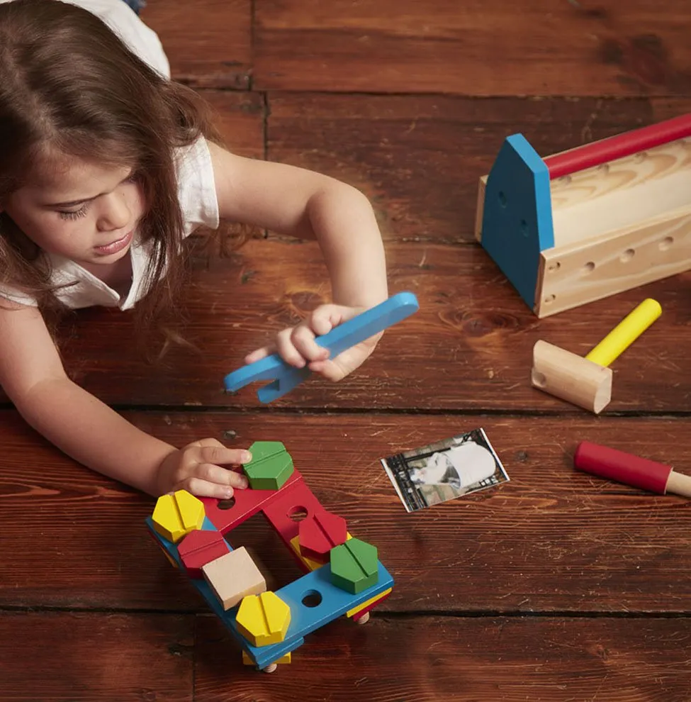 Melissa & Doug Take-Along Tool Kit รุ่น 0494 ของเล่นเครื่องมือช่าง ชุดต่อ ไข หมุน เสียบ สร้าง ออกแบบ (3) Melissa & Doug Take-Along Tool Kit รุ่น 0494 ของเล่นเครื่องมือช่าง ชุดต่อ ไข หมุน เสียบ สร้าง ออกแบบ (3)