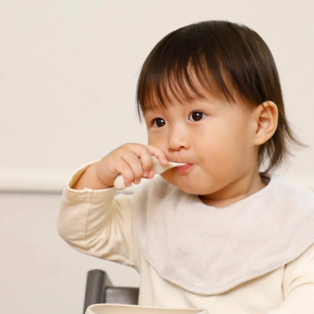 RICHELL T.L.I. ช้อนส้อมเด็ก ด้ามหนีบ พร้อมกล่อง Pinch Grip Spoon & Fork