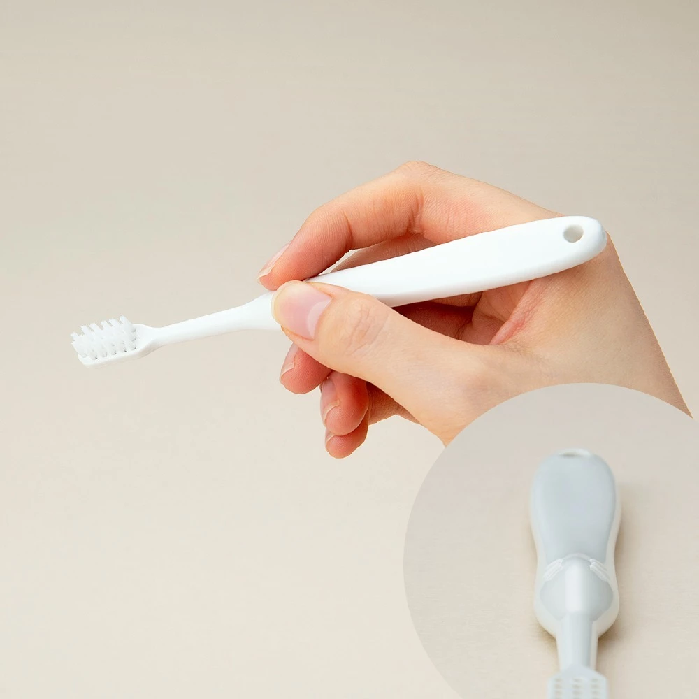 Richell แปรงสีฟันสำหรับแปรงซอกฟัน พร้อมปลอกสวมนิ้ว (4m+)