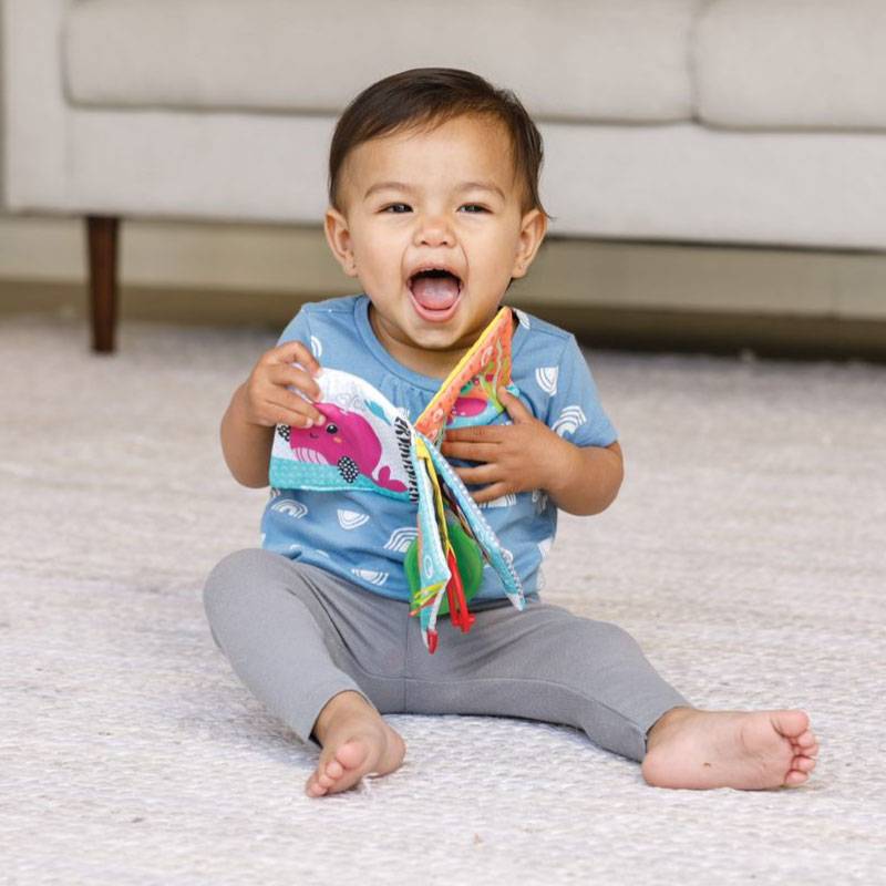 INFANTINO หนังสือผ้าเสริมทักษะลายสัตว์ พร้อมยางกัด BPA Free (0m+) INFANTINO หนังสือผ้าเสริมทักษะลายสัตว์ พร้อมยางกัด BPA Free (0m+)