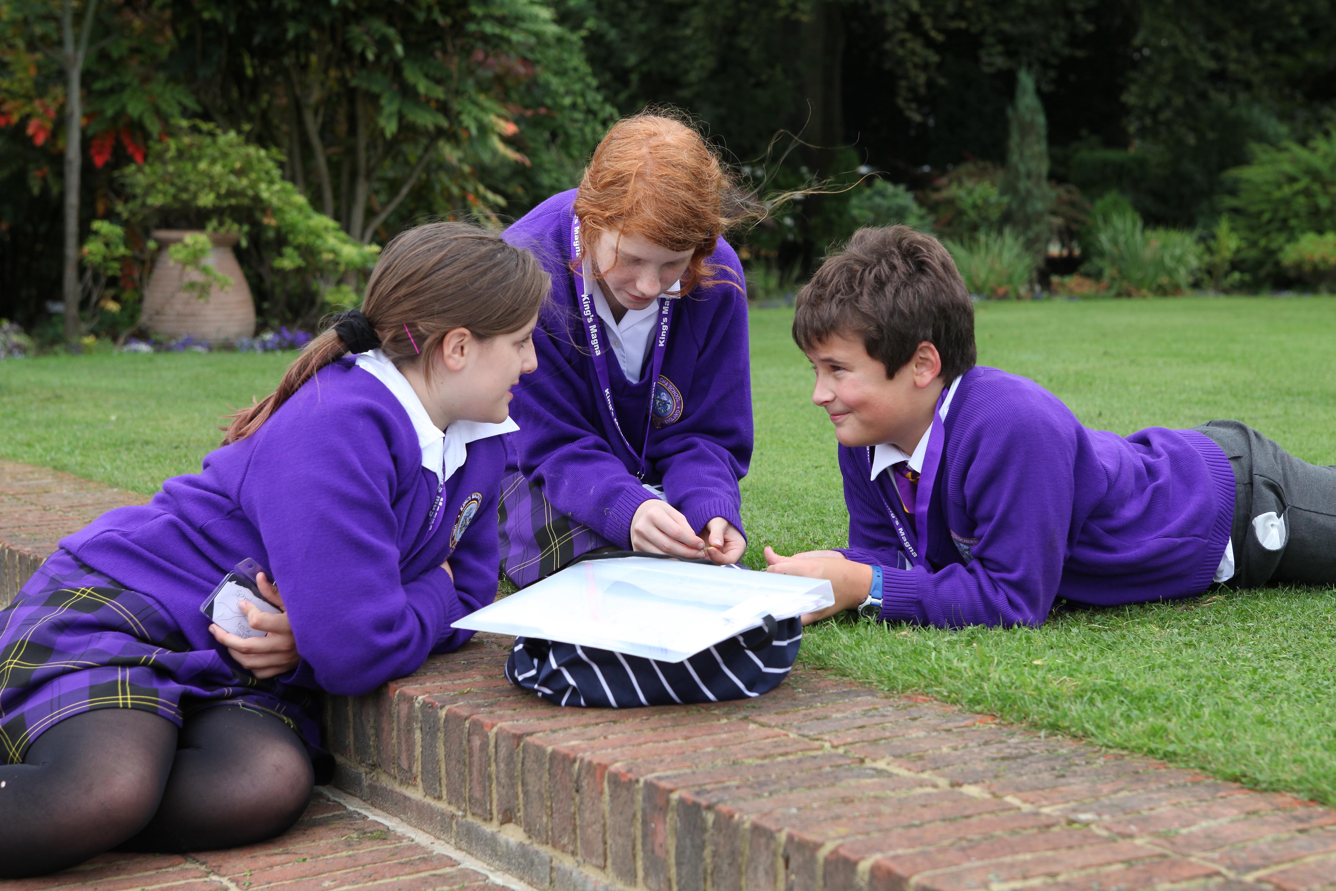 เรียนต่ออังกฤษ_โรงเรียนประจำอังกฤษ_เรียนมัธยมอังกฤษ_Queen_Ethelburga_s_Collegiate