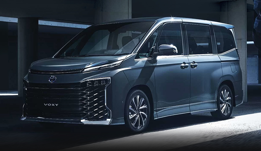 TOYOTA VOXY