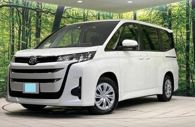 TOYOTA NOAH