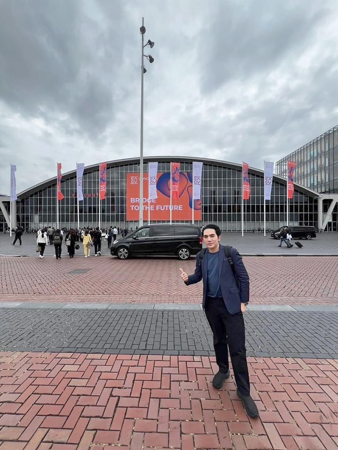 ผศ. นพ. ศุภะรุจ เลื่องอรุณ ได้มีโอกาสเข้าร่วมงานประชุมทางด้านโรคผิวหนังที่ใหญ่ที่สุดในยุโรป European academy of dermatology and venereology (EADV) 2024