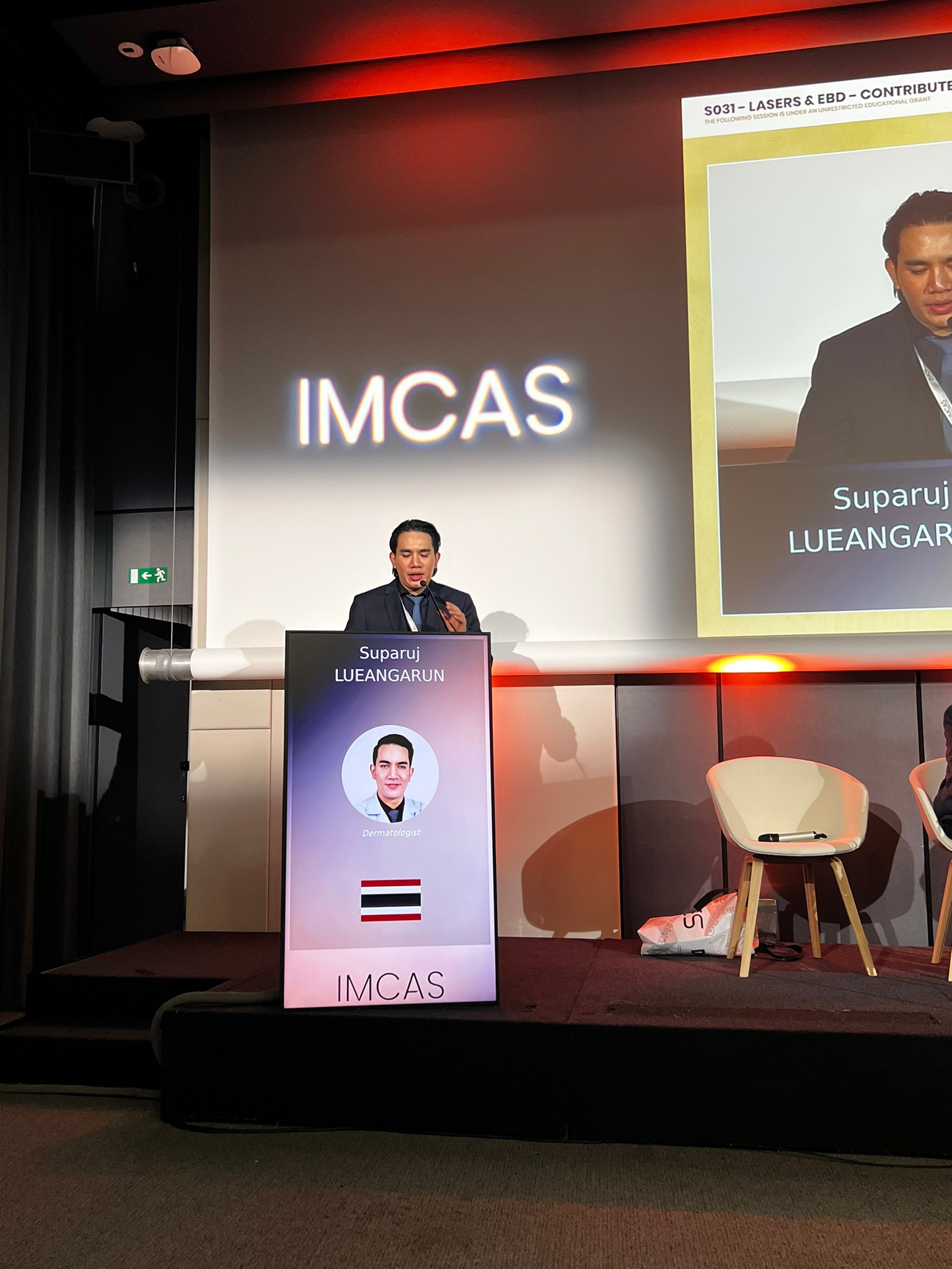 หมอรุจ ผศ. นพ. ศุภะรุจ เลื่องอรุณ ได้รับเกียรติเชิญให้เป็นวิทยากรในการประชุมทางด้านผิวหนังและศัลยกรรมตกแต่งระดับนานาชาติ ที่ใหญ่ที่สุดในโลก IMCAS World Congress 2024 ซึ่งปีนี้การประชุมจัดขึ้นที่ ศูนย์ประชุม Le Palais Des Congres (Paris) กรุงปารีส ที่ประเทศฝรั่งเศส หมอรุจ ผศ. นพ. ศุภะรุจ เลื่องอรุณ ได้รับเกียรติเชิญให้เป็นวิทยากรในการประชุมทางด้านผิวหนังและศัลยกรรมตกแต่งระดับนานาชาติ ที่ใหญ่ที่สุดในโลก IMCAS World Congress 2024 ซึ่งปีนี้การประชุมจัดขึ้นที่ ศูนย์ประชุม Le Palais Des Congres (Paris) กรุงปารีส ที่ประเทศฝรั่งเศส