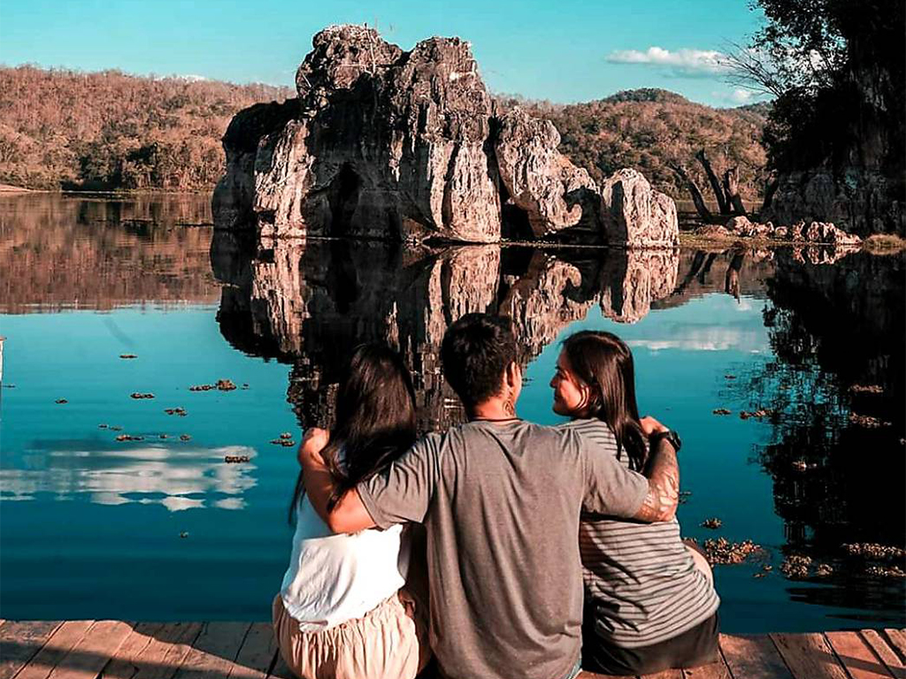 ล่องแพ คาราโอเกะ พายเรือ เล่นน้ำ ตกปลา ปีนหน้าผา ชมถ้ำ เขื่อนกิ่วลม ลำปาง