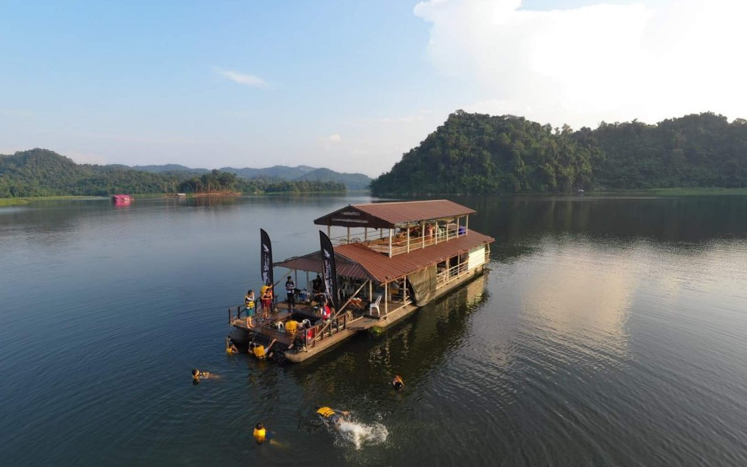 เกาะวังแก้ว ล่องแพ คาราโอเกะ อาหาร ที่พัก เขื่อนกิ่วลม ที่เที่ยว ลำปาง