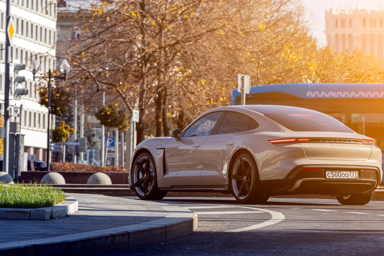 รถยนต์ไฟฟ้า Porsche