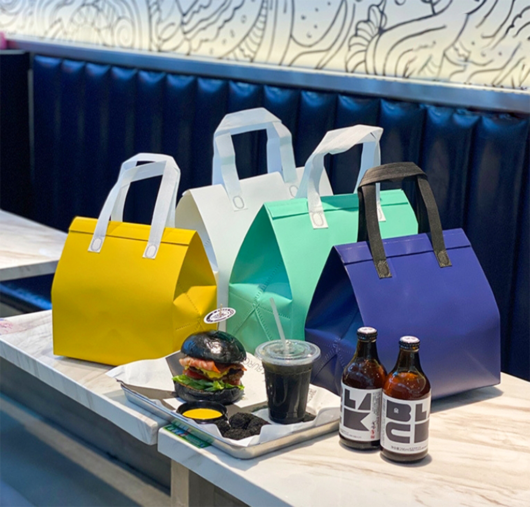 กระเป๋าเก็บความเย็น ซับในฟิล์มอลูมิเนียม สำหรับเก็บอุณหภูมิ พร้อมทำโลโก้บริษัท เหมาะสำหรับหลากหลายการใช้งานและรักษาอุณหภูมิของสิ่งของ กระเป๋าเก็บความเย็น ซับในฟิล์มอลูมิเนียม สำหรับเก็บอุณหภูมิ พร้อมทำโลโก้บริษัท เหมาะสำหรับหลากหลายการใช้งานและรักษาอุณหภูมิของสิ่งของ