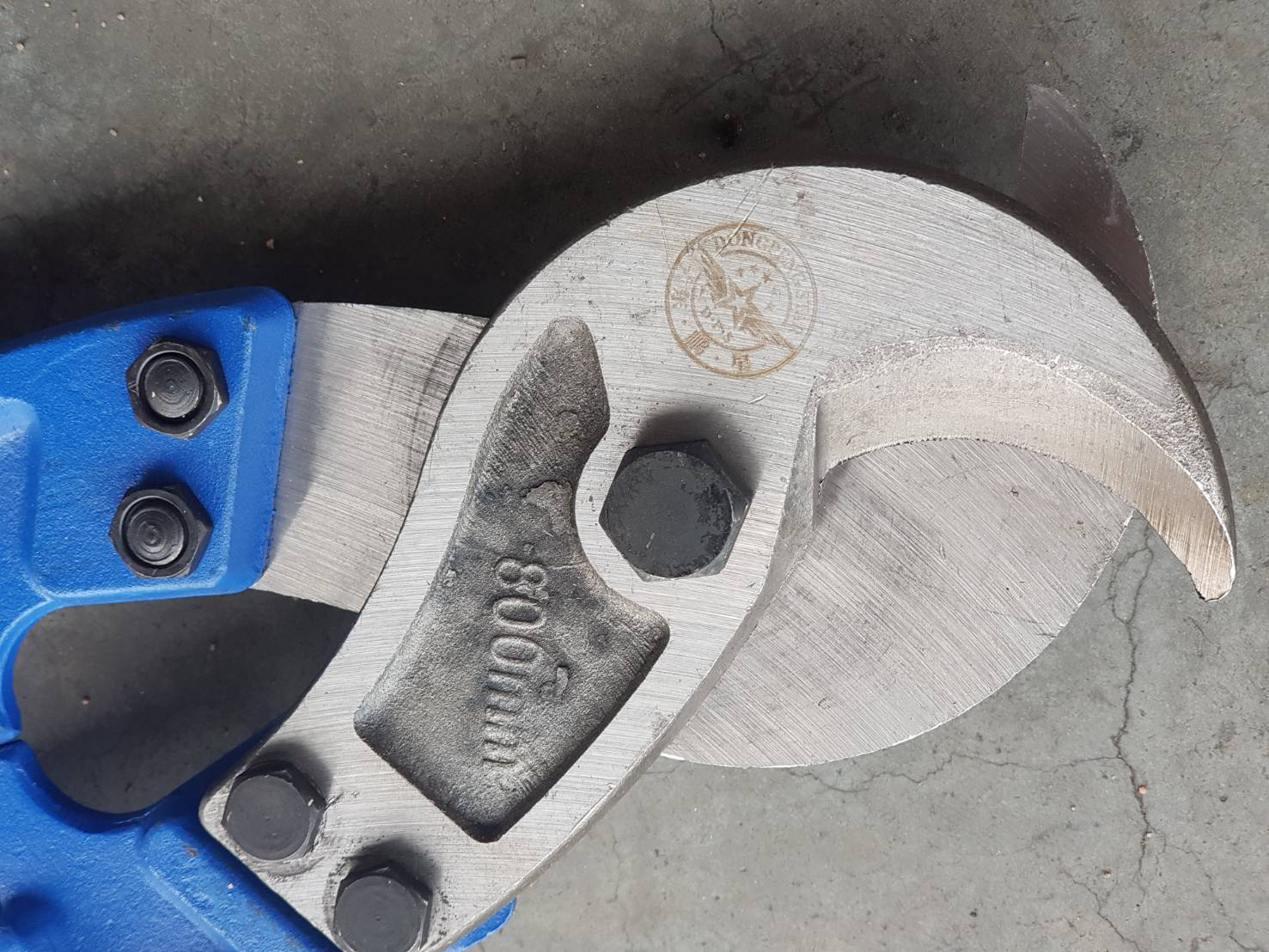 กรรไกรตัดสายไฟใหญ่ 32นิ้ว