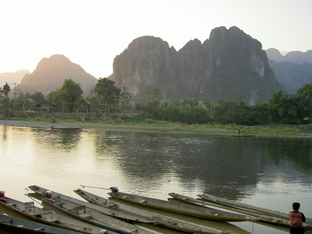 ล่องเรือหางยาว