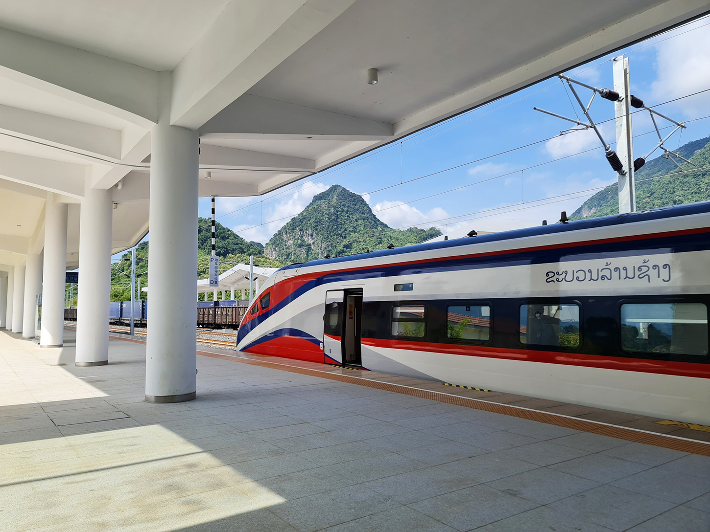 รถไฟฟ้า ลาวจีน