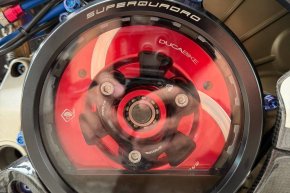 Ducati เติมน้ำมันเครื่องล้นตาแมว