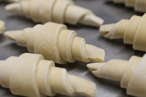 โดว์แช่แข็ง: โซลูชันสำหรับเบเกอรีคุณภาพสูงระดับอุตสาหกรรม Frozen Dough Solutions for Industrial-Quality Bakery Products