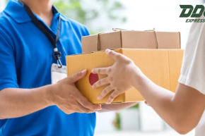 การส่งพัสดุแบบ Door to Door คืออะไร? บริการสุดสะดวกที่ตอบโจทย์ยุคออนไลน์