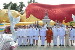 สมเด็จพระเทพฯทรงพระราชทานผ้าไตรห่มพระพุทปฎิมาไสยาสน์องค์ยาวที่สุดในล้านนา