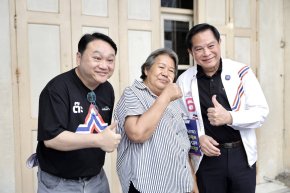 'พีระพันธุ์' ปักธง! เจริญกรุง-บางรัก ชู ปลุกการค้าย่านเมืองเก่า ดันนโยบายเยาวชน ชาวบ้านปลื้ม 'สู้เพื่อประชาชน' ลดภาระพลังงาน