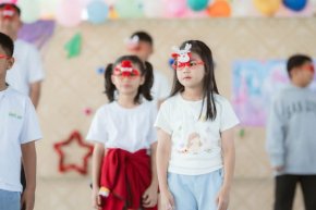 ภาพบรรยากาศการแสดงของเด็ก ๆ "วันเด็ก 69" 