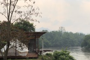 Grand Tent by river เต้นท์กระโจมจันผา