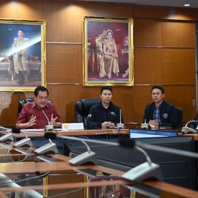 รมว.ยุติธรรม และอธิบดี DSI แถลงข่าวจับกุมตัวกรรมการไชน่า เรลเวย์ นัมเบอร์ 10 แจ้งข้อหาคนต่างด้าวประกอบธุรกิจต้องห้าม ตาม พ.ร.บ.นอมินีฯ