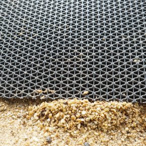 แนะนำแผ่นกันลื่นระบายน้ำ สำหรับบ้านพักอาศัย เลือกอย่างไรให้ปลอดภัยและใช้งานได้จริง