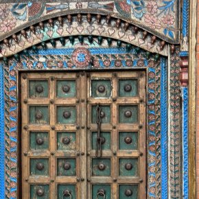 Stunning Antique Wooden Door Features