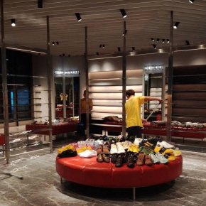 Big Cleaning ร้านค้าในห้างสรรพสินค้า